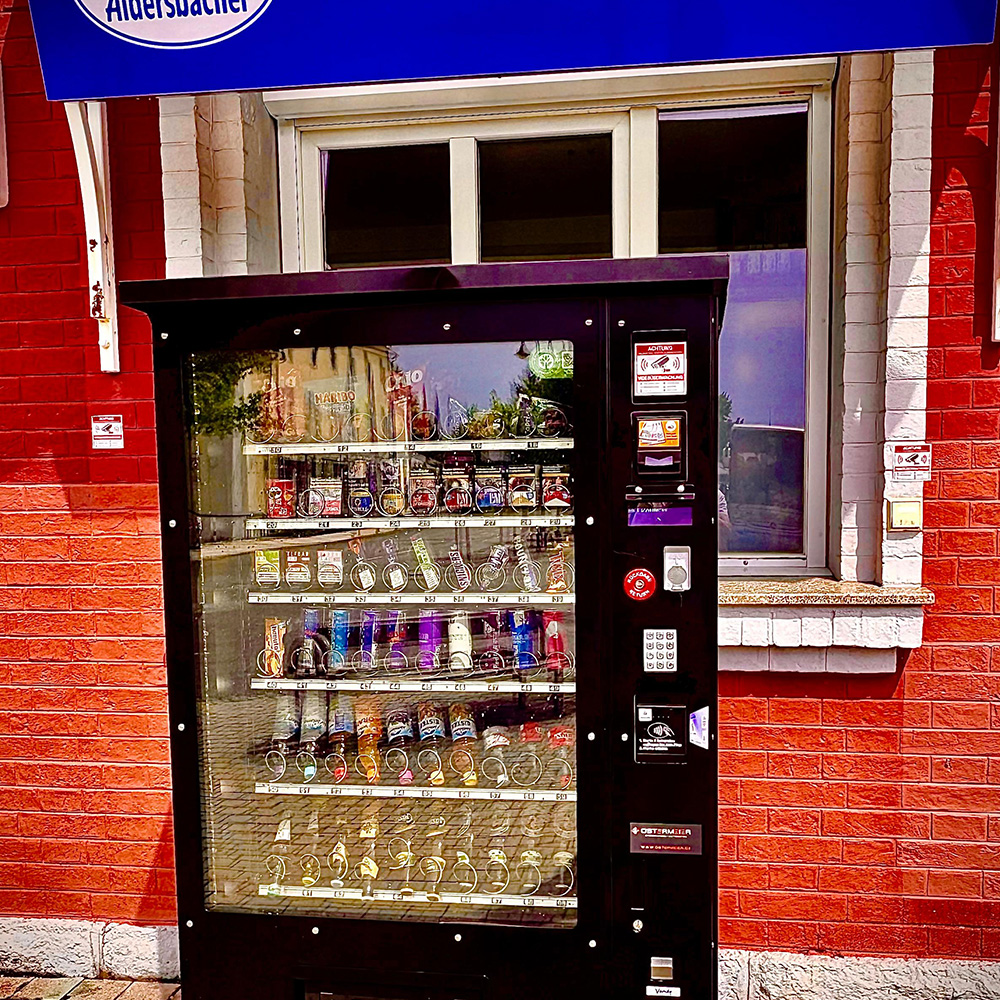 Warenautomat vor dem Stüberl